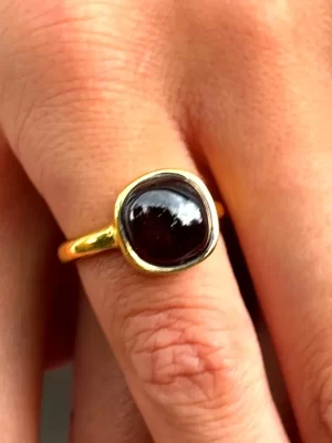 Saga Garnet Gold Ring